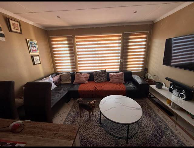 3 BEDROOM TOWNHOUSE FOR SALE IN THE REEDS